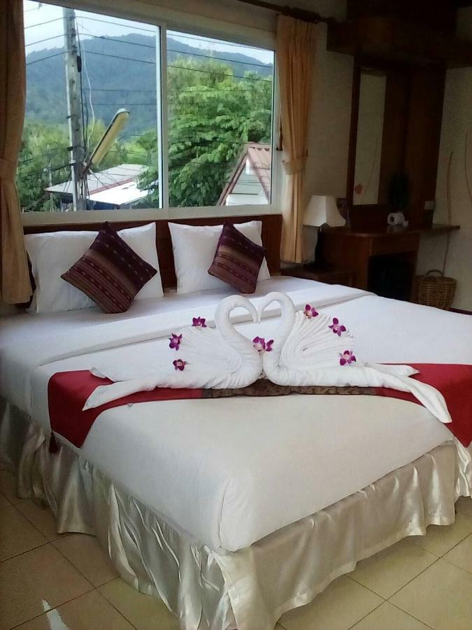 Baan Chayna Hotel Bang Tao Plajı Dış mekan fotoğraf
